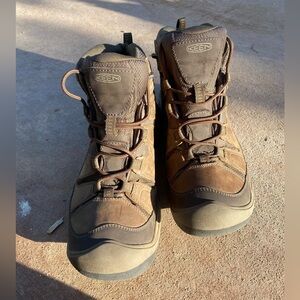 Men’s KEEN Circadia hiking boots US size 13